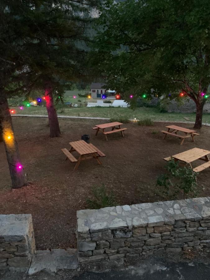 La Voutee 5 Epis Avec Bain Finlandais Prive Au Manoir Du Charme Gorges Du Tarn Bed & Breakfast Quezac  Dış mekan fotoğraf
