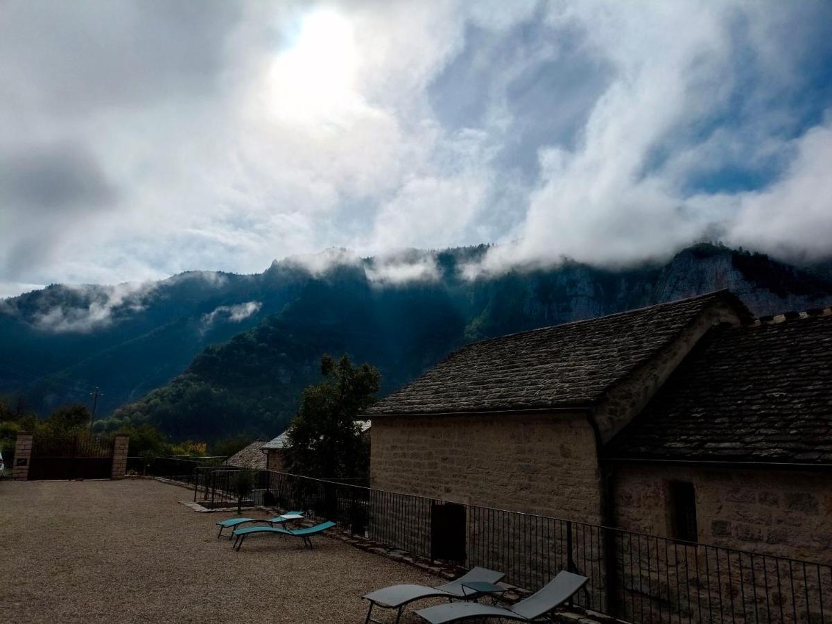 La Voutee 5 Epis Avec Bain Finlandais Prive Au Manoir Du Charme Gorges Du Tarn Bed & Breakfast Quezac  Dış mekan fotoğraf