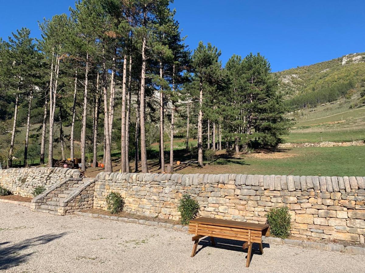 La Voutee 5 Epis Avec Bain Finlandais Prive Au Manoir Du Charme Gorges Du Tarn Bed & Breakfast Quezac  Dış mekan fotoğraf